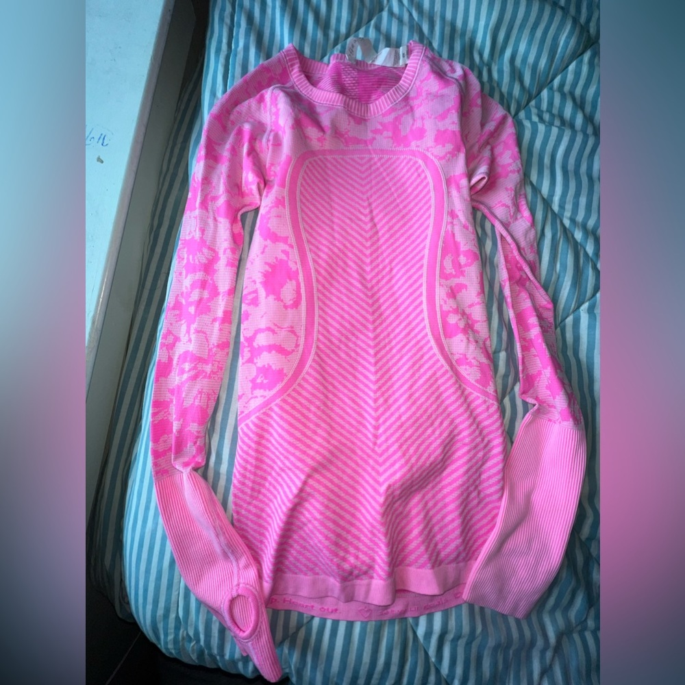 Lululemon swiftly tech long sleeve shirt size 4
